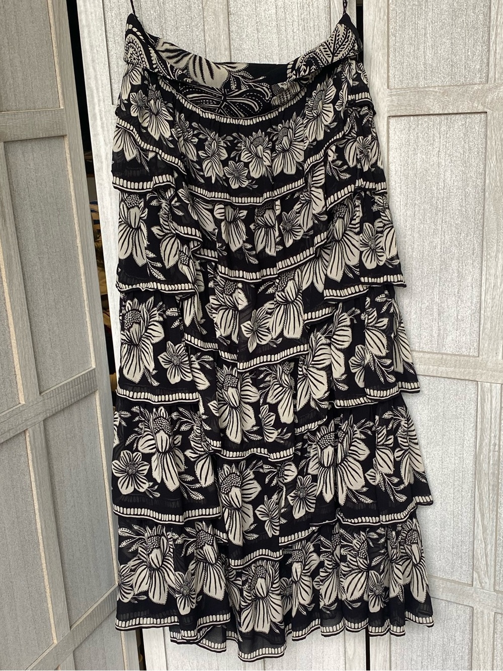 FARM Rio Black Paisley Bloom Tiered Skirt - Picture 3 of 9